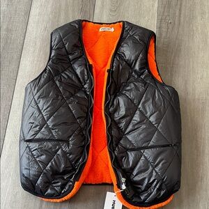 NWT Hwasan Korean street wear vest. Size medium